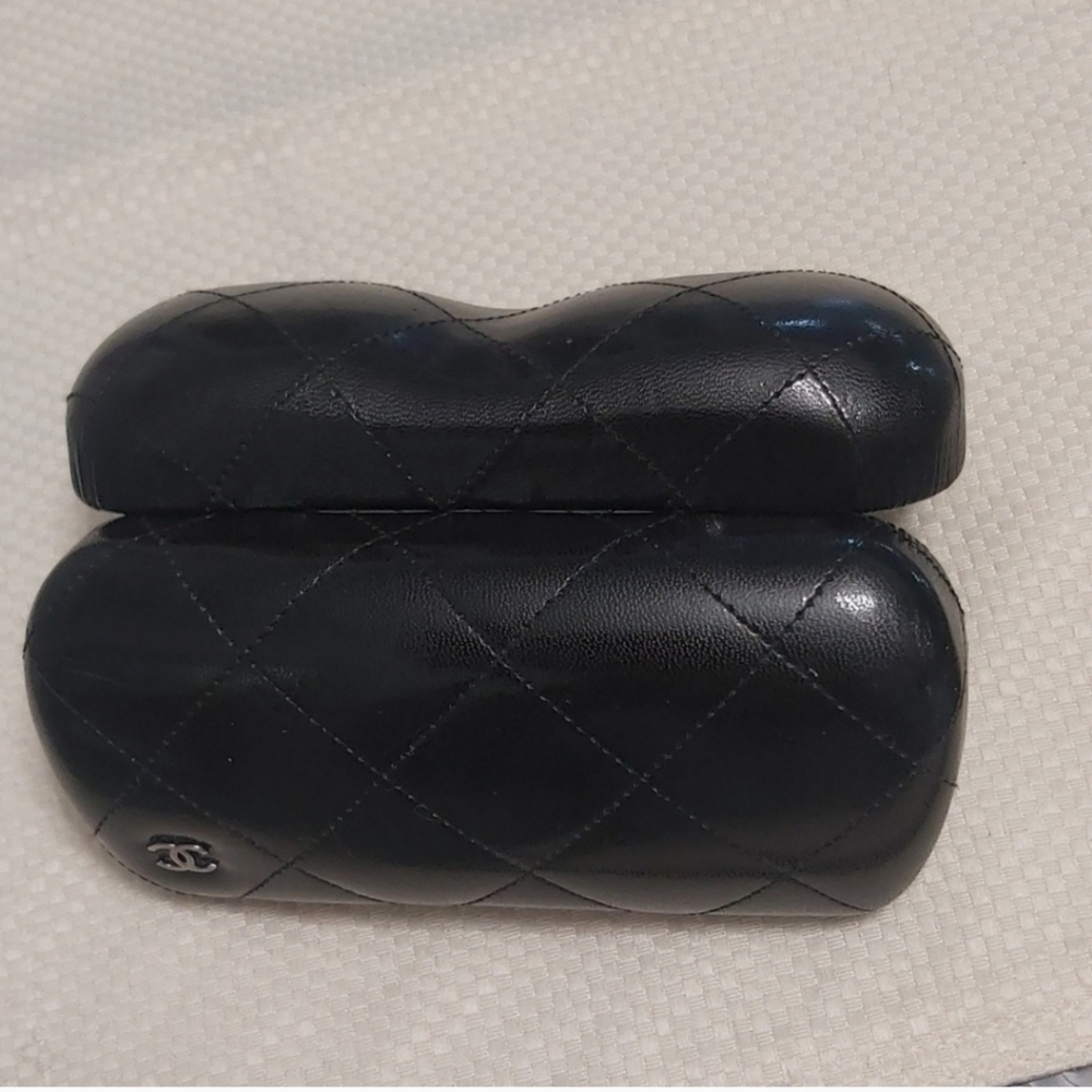 CHANEL Black Quilted Leather Eyewear Case - Picture 8 of 11